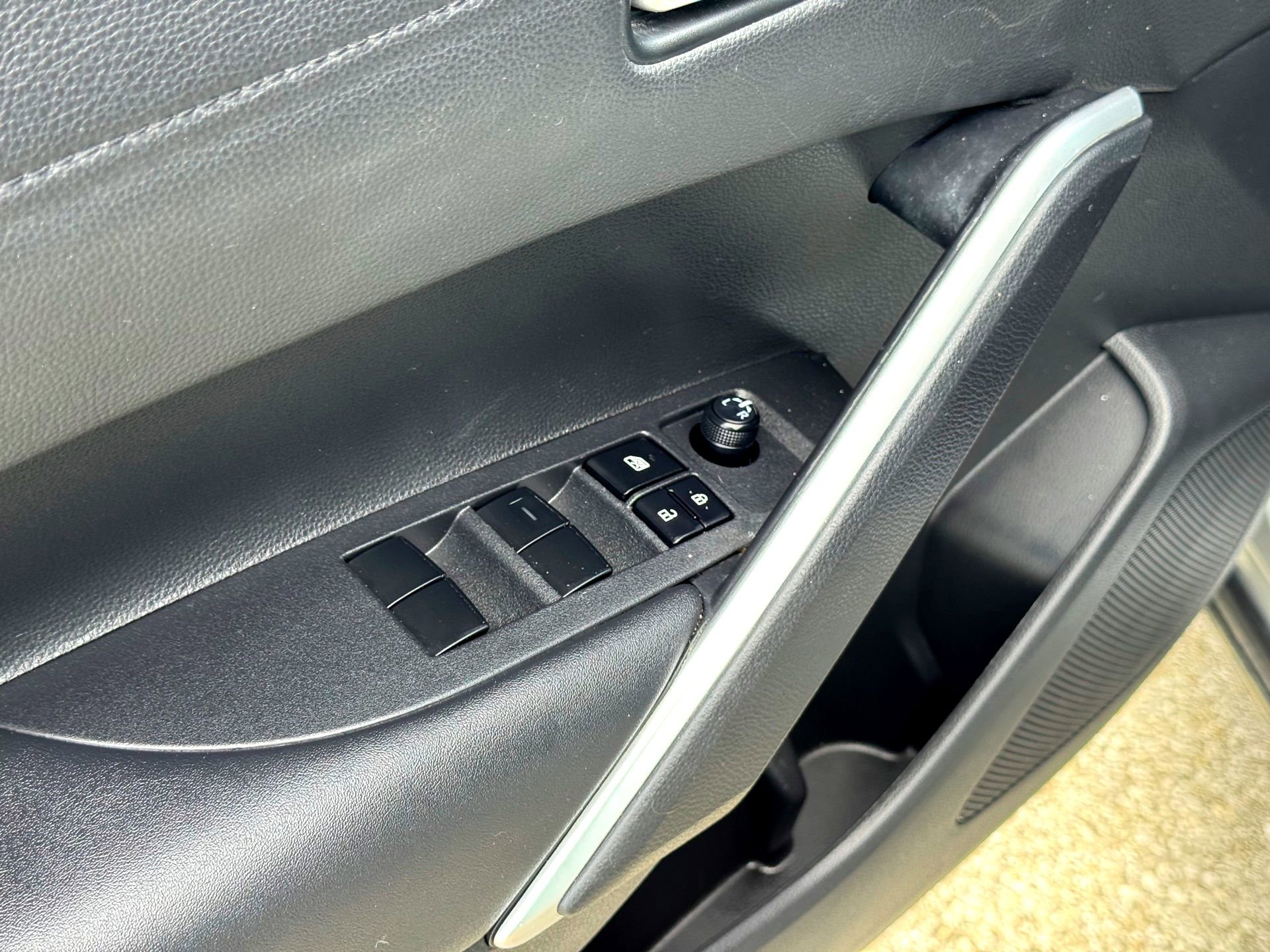 Used 2023 Toyota Corolla Cross S w/ Convenience Package AWD/4WD image 17