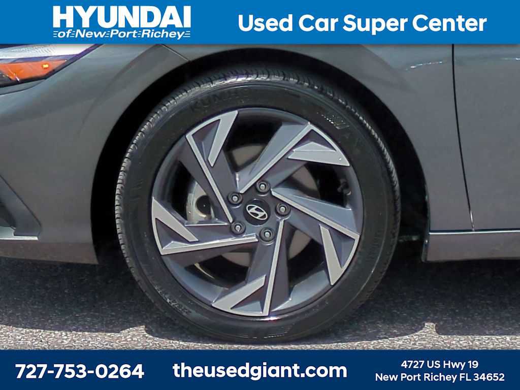 Certified 2025 Hyundai Elantra Sport FWD image 10