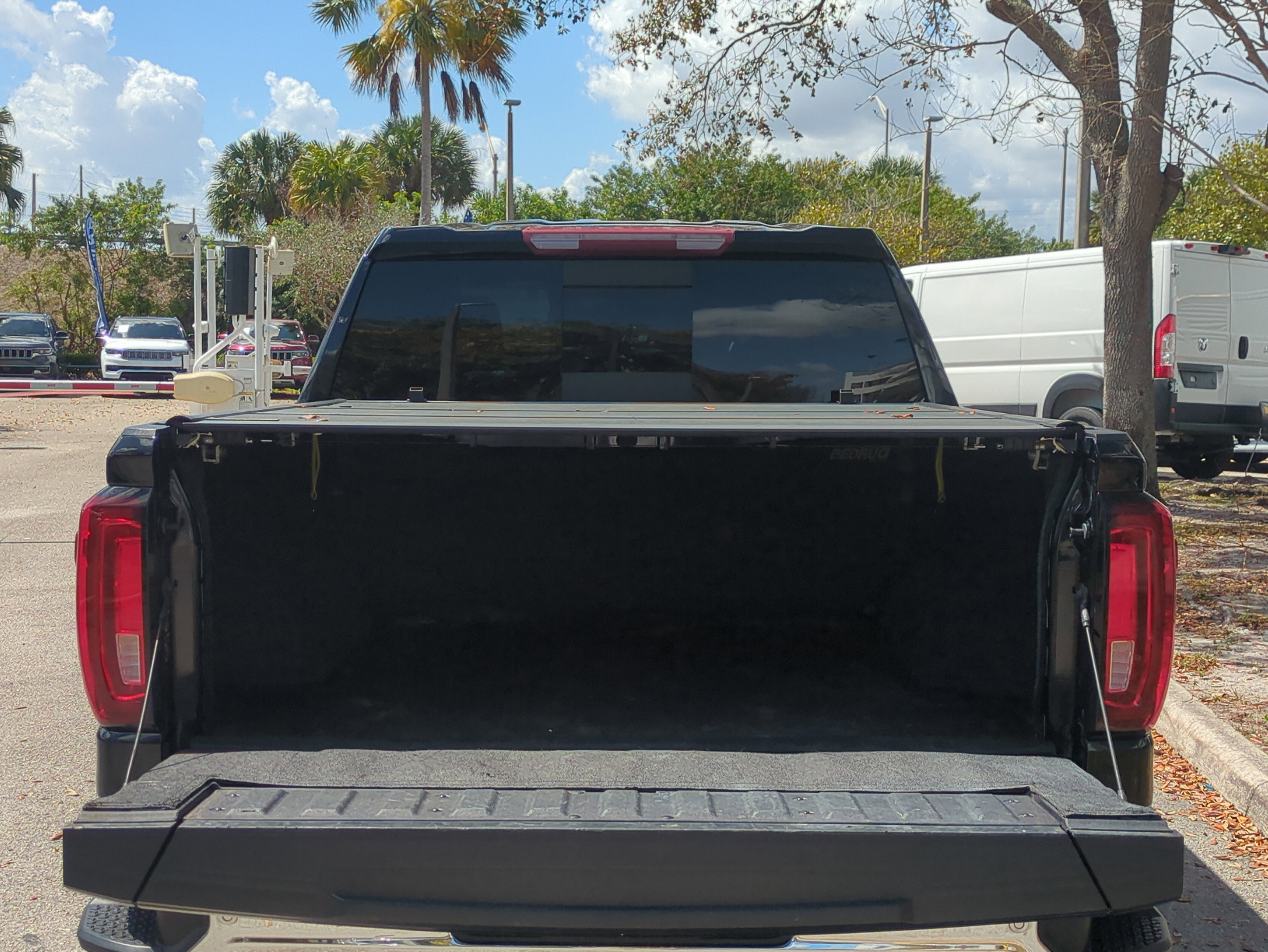 Used 2023 GMC Sierra 1500 SLT w/ SLT Premium Package image 13