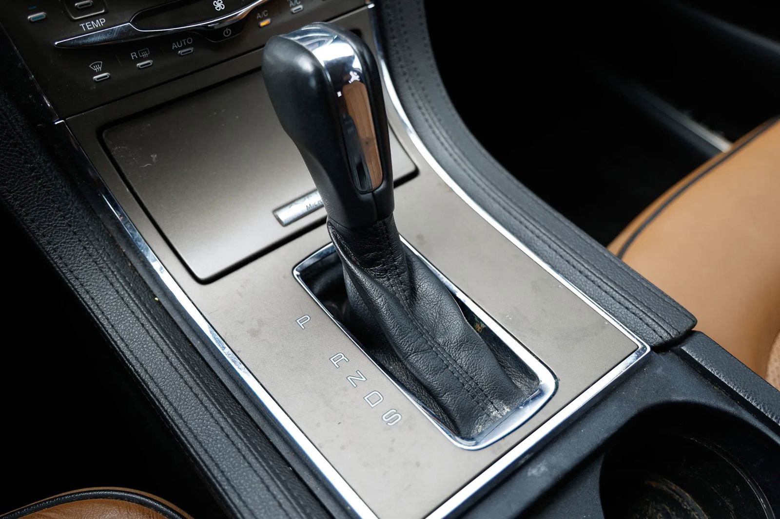 Used 2013 Lincoln MKX FWD image 38