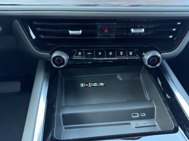 New 2026 Chevrolet Suburban LT w/ Comfort Package image 16