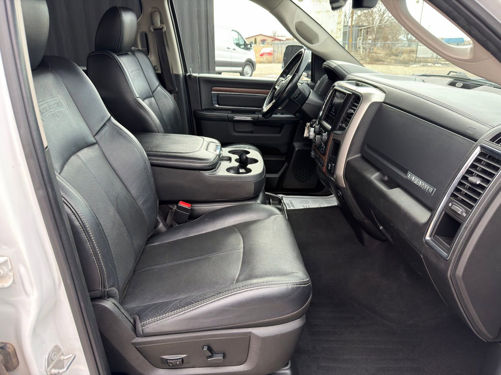 Used 2018 RAM 1500 Laramie image 36