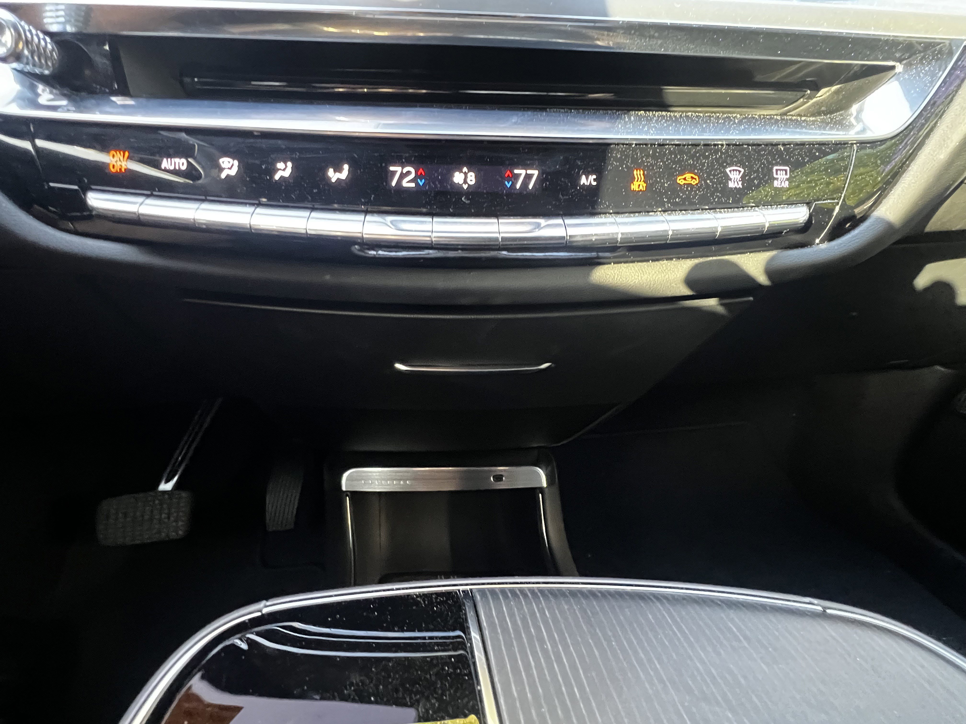 Used 2025 Cadillac Lyriq Sport AWD/4WD image 27