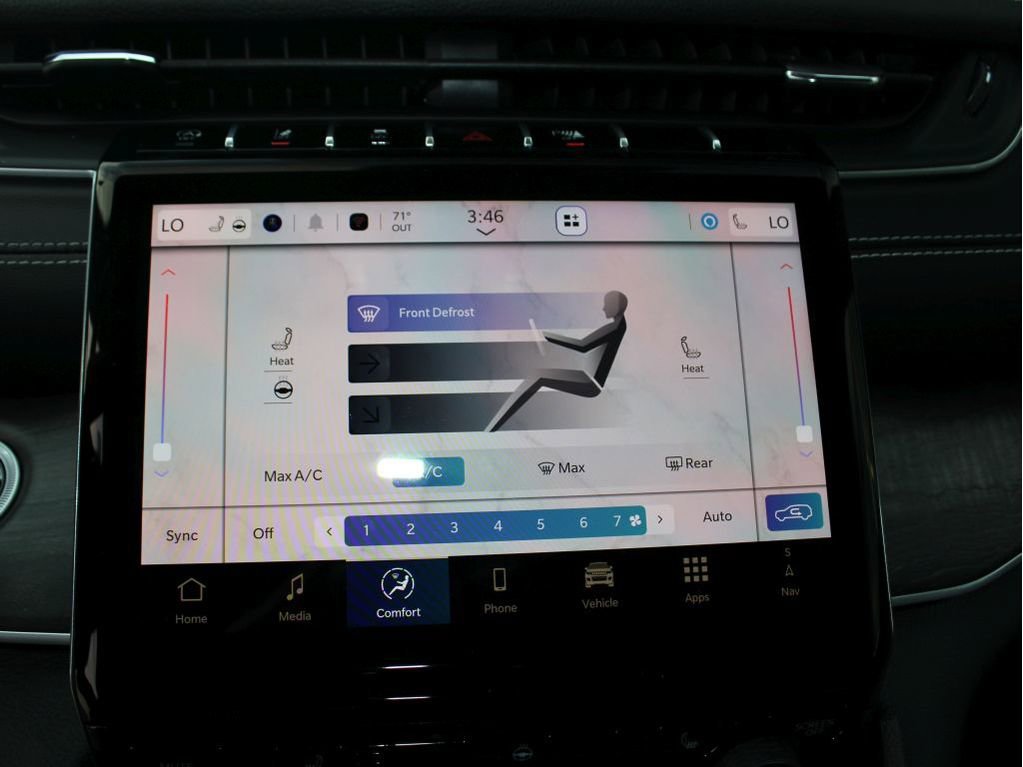 New 2025 Jeep Grand Cherokee Limited w/ Black Appearance Package image 17