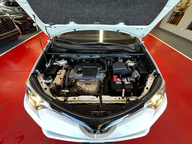 Used 2018 Toyota RAV4 LE w/ Carpet Mat Package FWD image 27