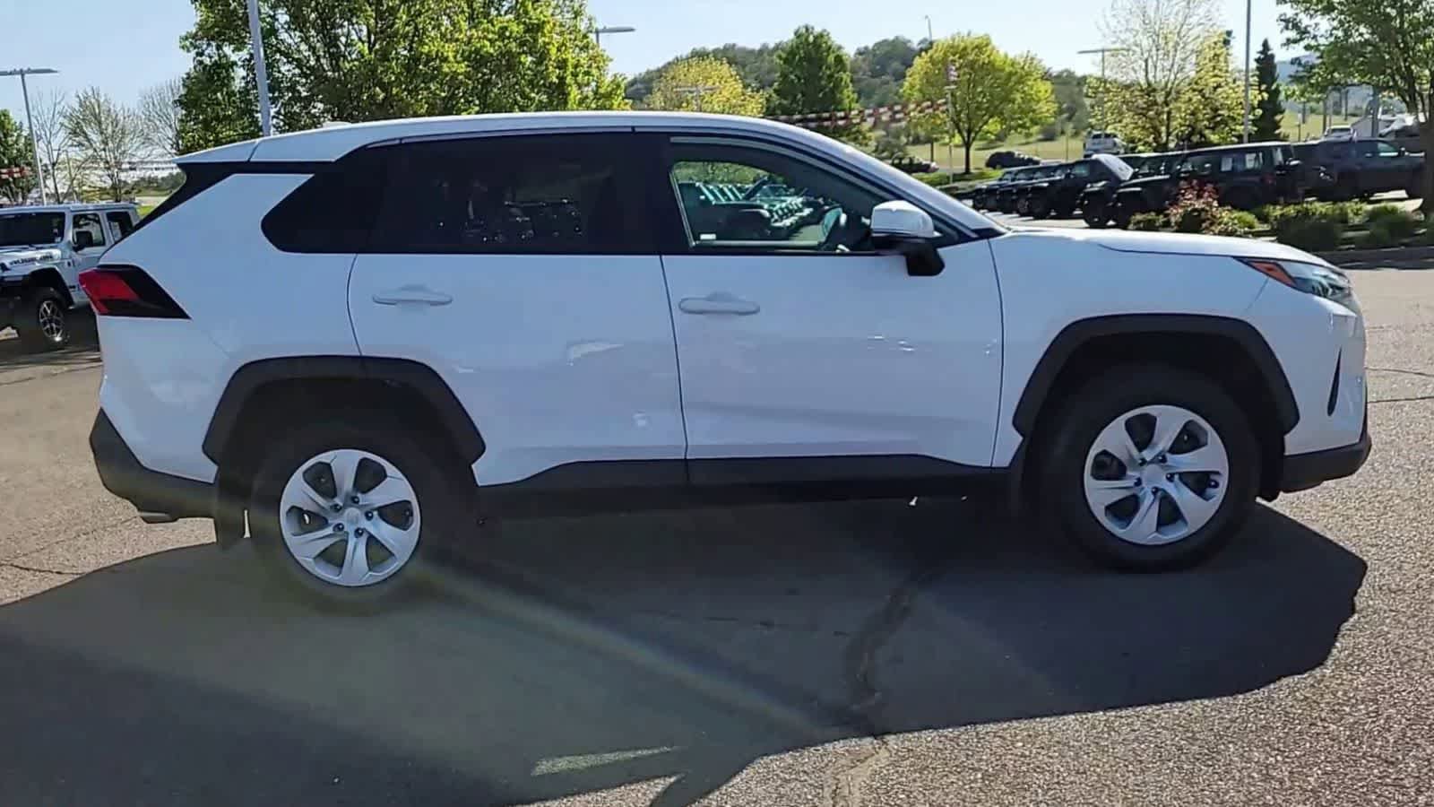 Used 2025 Toyota RAV4 LE AWD/4WD image 9