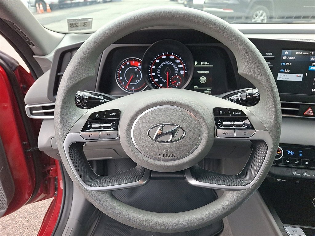Used 2023 Hyundai Elantra SEL image 19