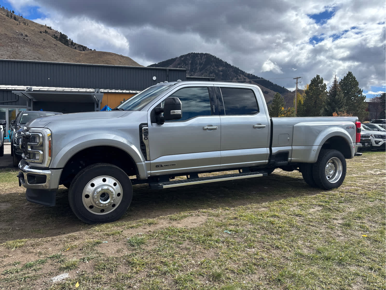 Used 2024 Ford F450 Lariat w/ Camper Package image 4
