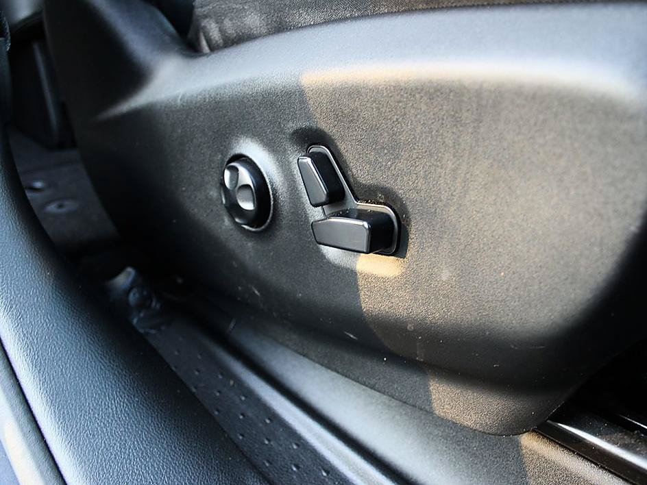 Used 2020 Chrysler Pacifica Touring-L Plus w/ Advanced Safetytec Group FWD image 22