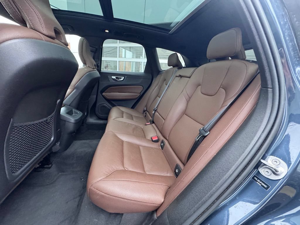 Used 2023 Volvo XC60 B5 Plus AWD/4WD image 22