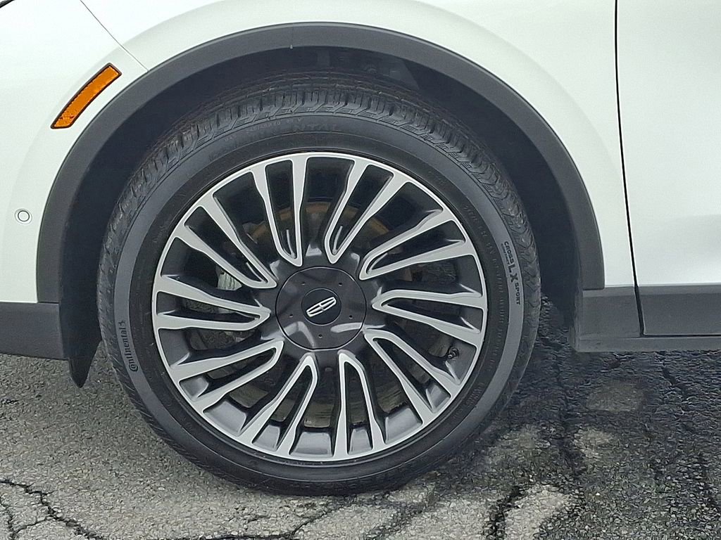 Certified 2022 Lincoln Corsair Reserve w/ Equipment Group 201A image 8