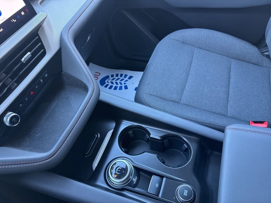 Used 2025 Ford Explorer Active image 31