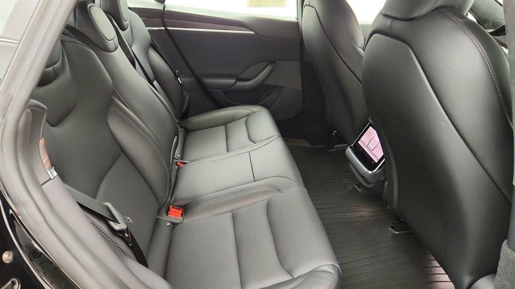 Used 2022 Tesla Model S AWD/4WD image 30