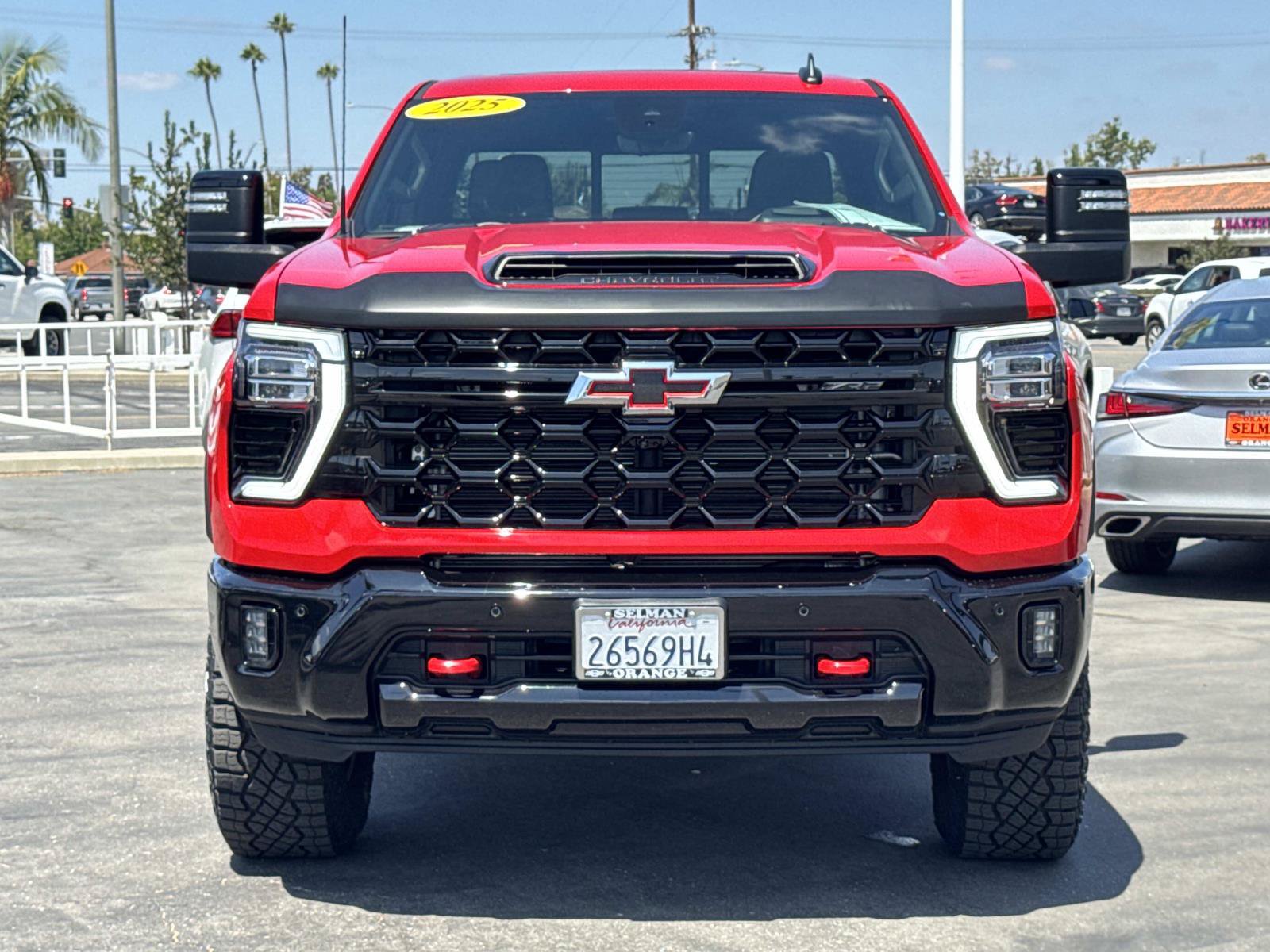 Used 2025 Chevrolet Silverado 2500 ZR2 w/ Technology Package AWD/4WD image 2