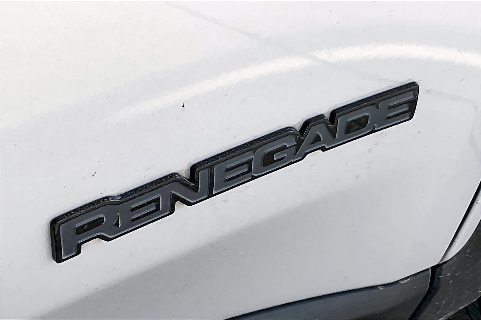 Used 2020 Jeep Renegade Altitude w/ UConnect 8.4 Nav Group AWD/4WD image 10