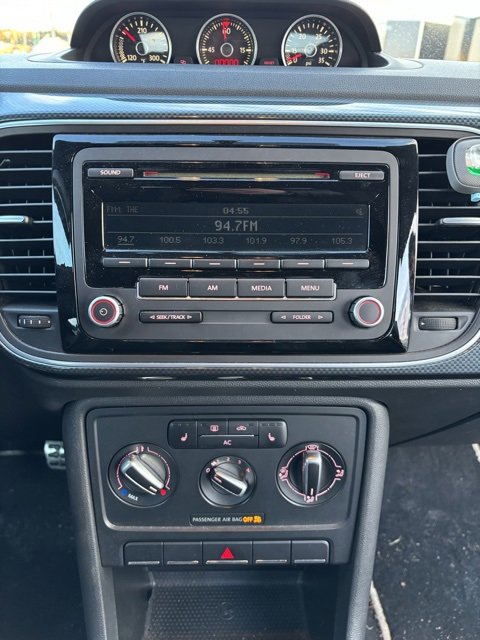 Used 2012 Volkswagen Beetle 2.0T image 21