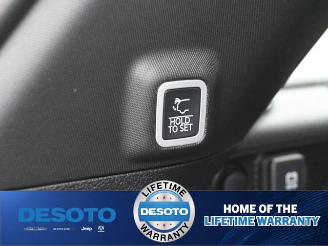 New 2026 Jeep Grand Cherokee Altitude image 19