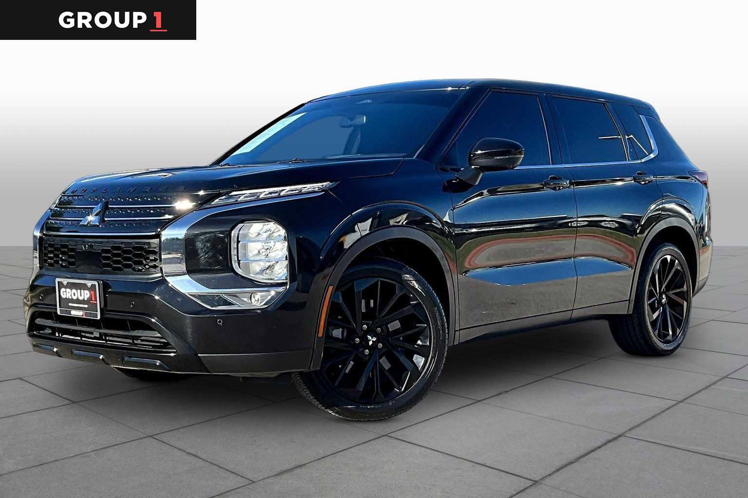 Used 2023 Mitsubishi Outlander SE Black Edition image 1