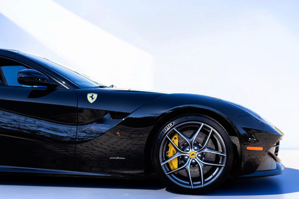 Used 2014 Ferrari F12 Berlinetta RWD image 16