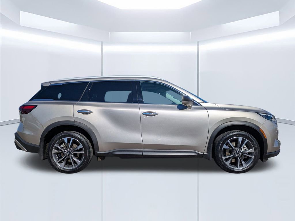Certified 2025 INFINITI QX60 Luxe image 3