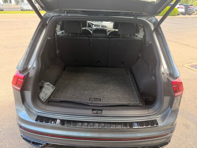 Certified 2024 Volkswagen Tiguan SE R-Line AWD/4WD image 11
