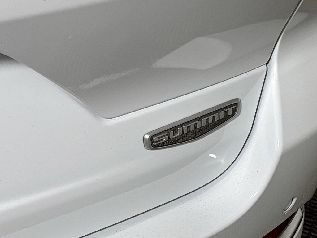Certified 2025 Jeep Grand Cherokee Summit AWD/4WD image 26