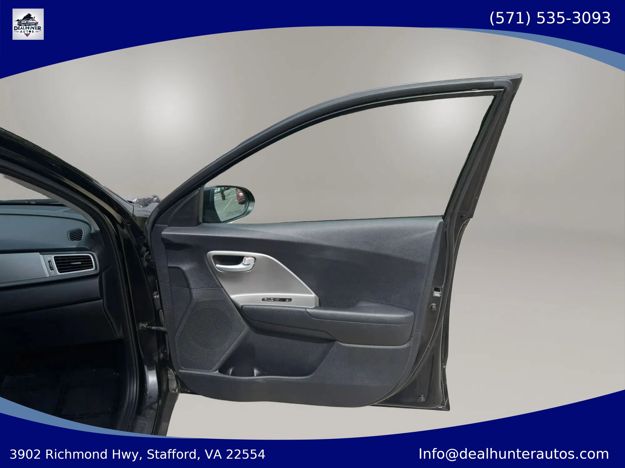 Used 2017 Kia Niro LX FWD image 16