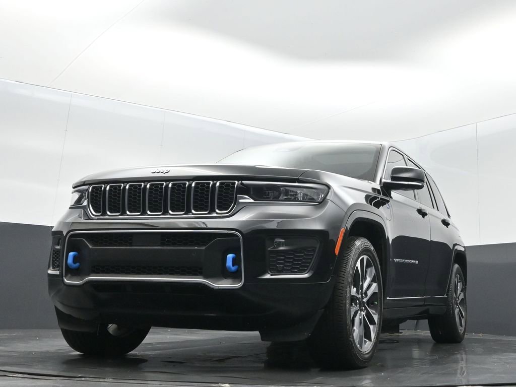 Used 2024 Jeep Grand Cherokee Overland w/ Luxury Tech Group IV image 8