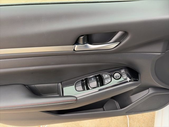 Certified 2024 Nissan Altima 2.0 SR image 11