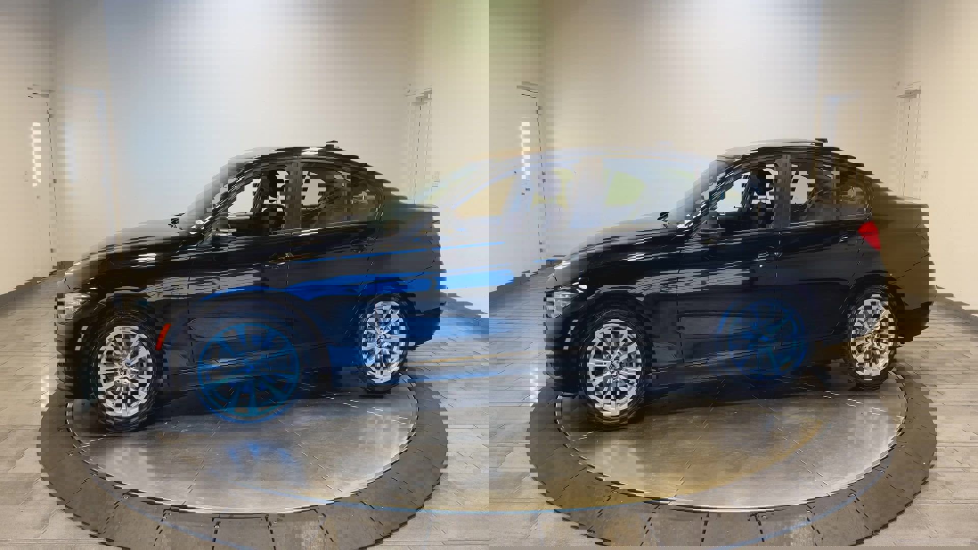 Used 2018 BMW 320i xDrive Sedan image 5