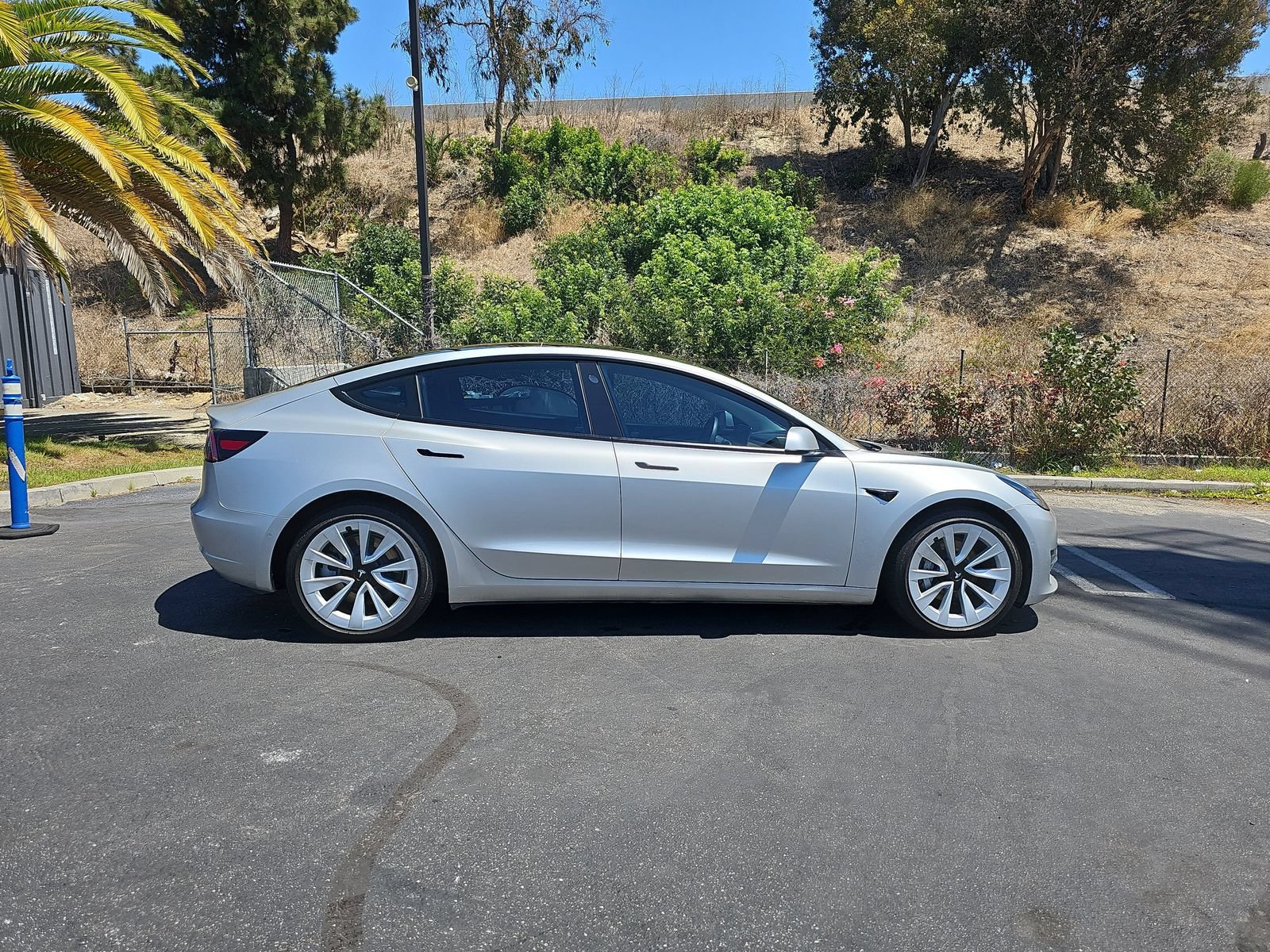 Used 2022 Tesla Model 3 Long Range AWD/4WD image 8
