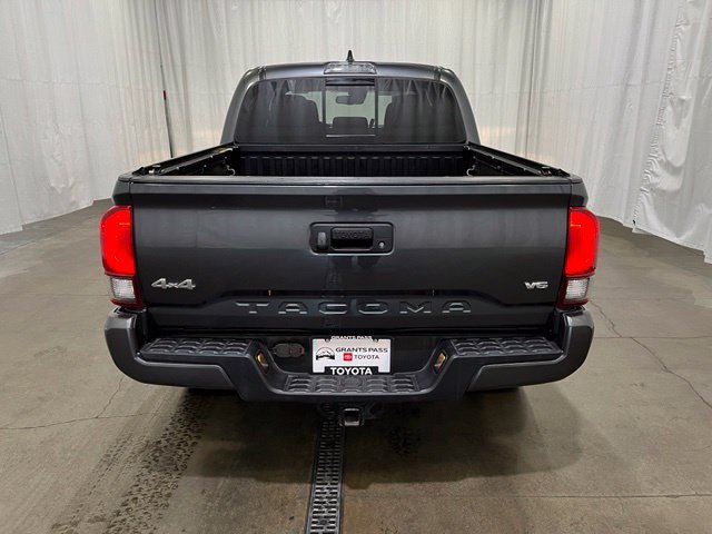 Used 2022 Toyota Tacoma SR5 w/ Technology Package AWD/4WD image 6
