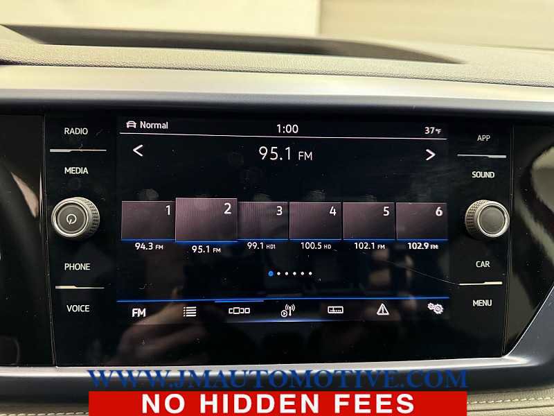 Used 2024 Volkswagen Taos SE w/ Black Wheel Plus Package image 22