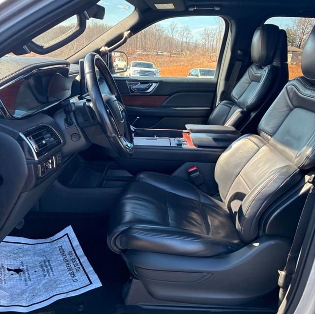 Used 2023 Lincoln Navigator Reserve image 5