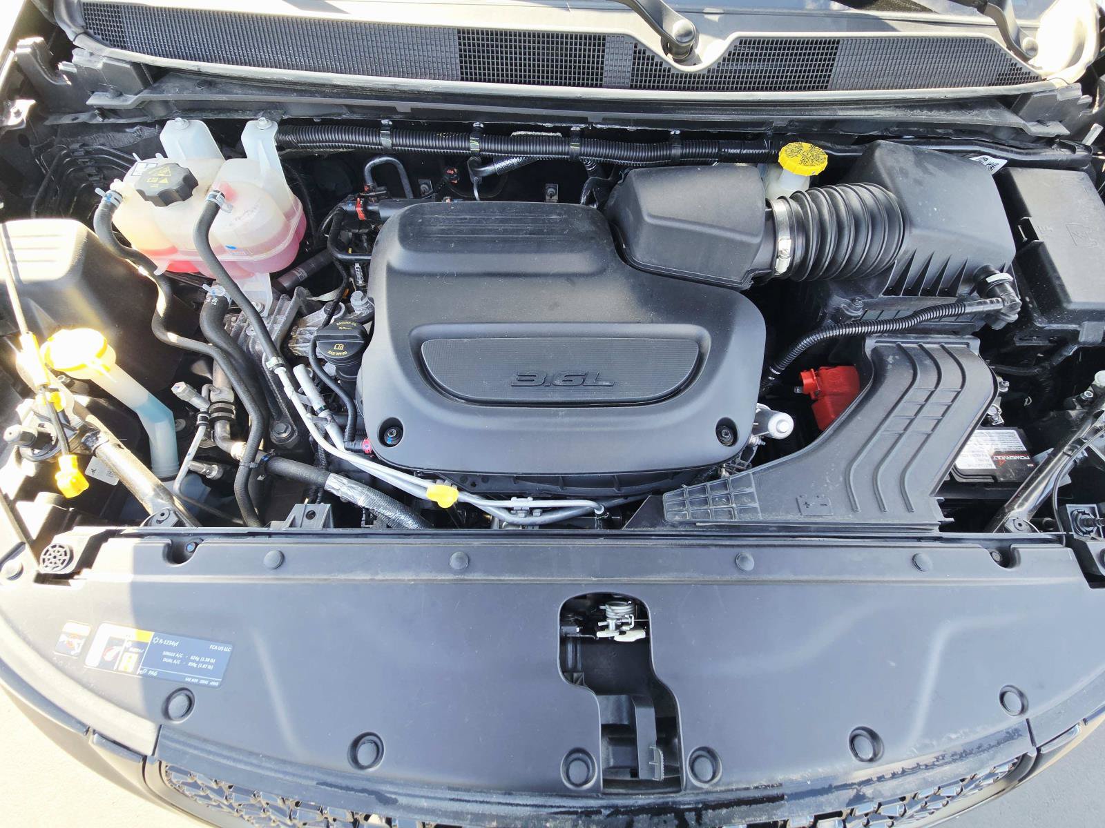 Used 2024 Chrysler Pacifica Limited w/ S Appearance Package FWD image 21