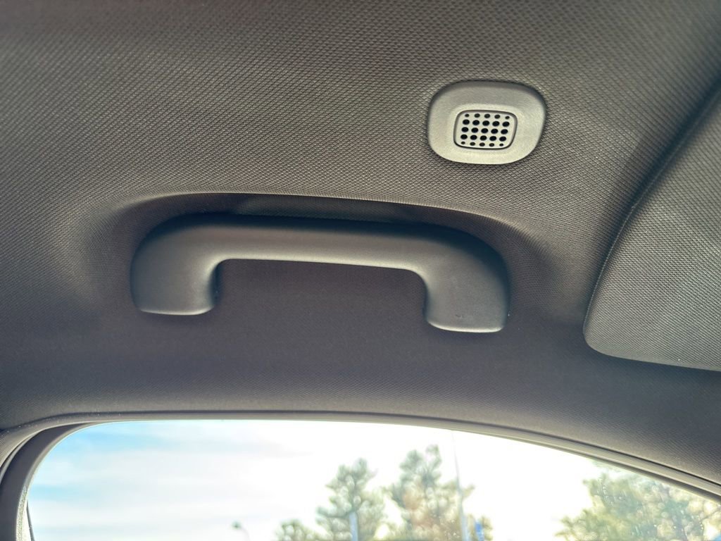 New 2025 Jeep Grand Cherokee L Altitude image 39