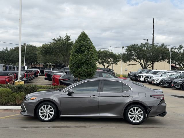 Used 2023 Toyota Camry LE w/ Convenience Package FWD image 4