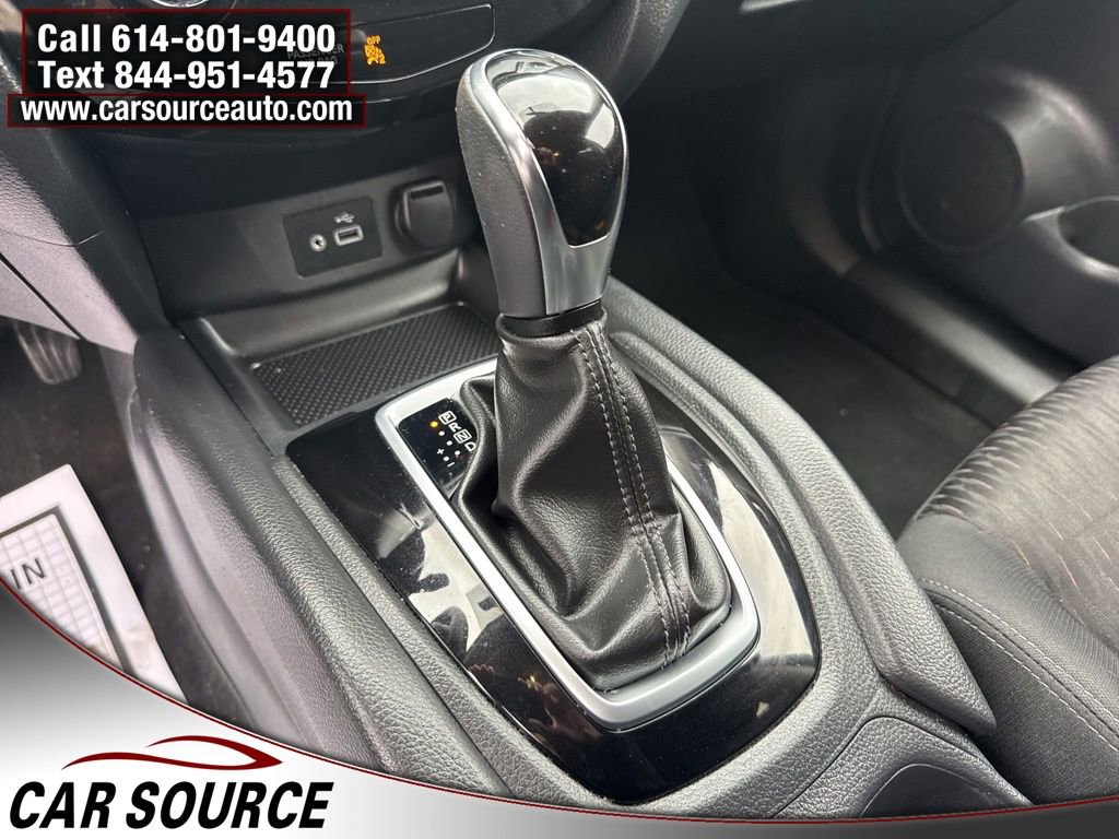 Used 2018 Nissan Rogue SV w/ Premium Package image 12