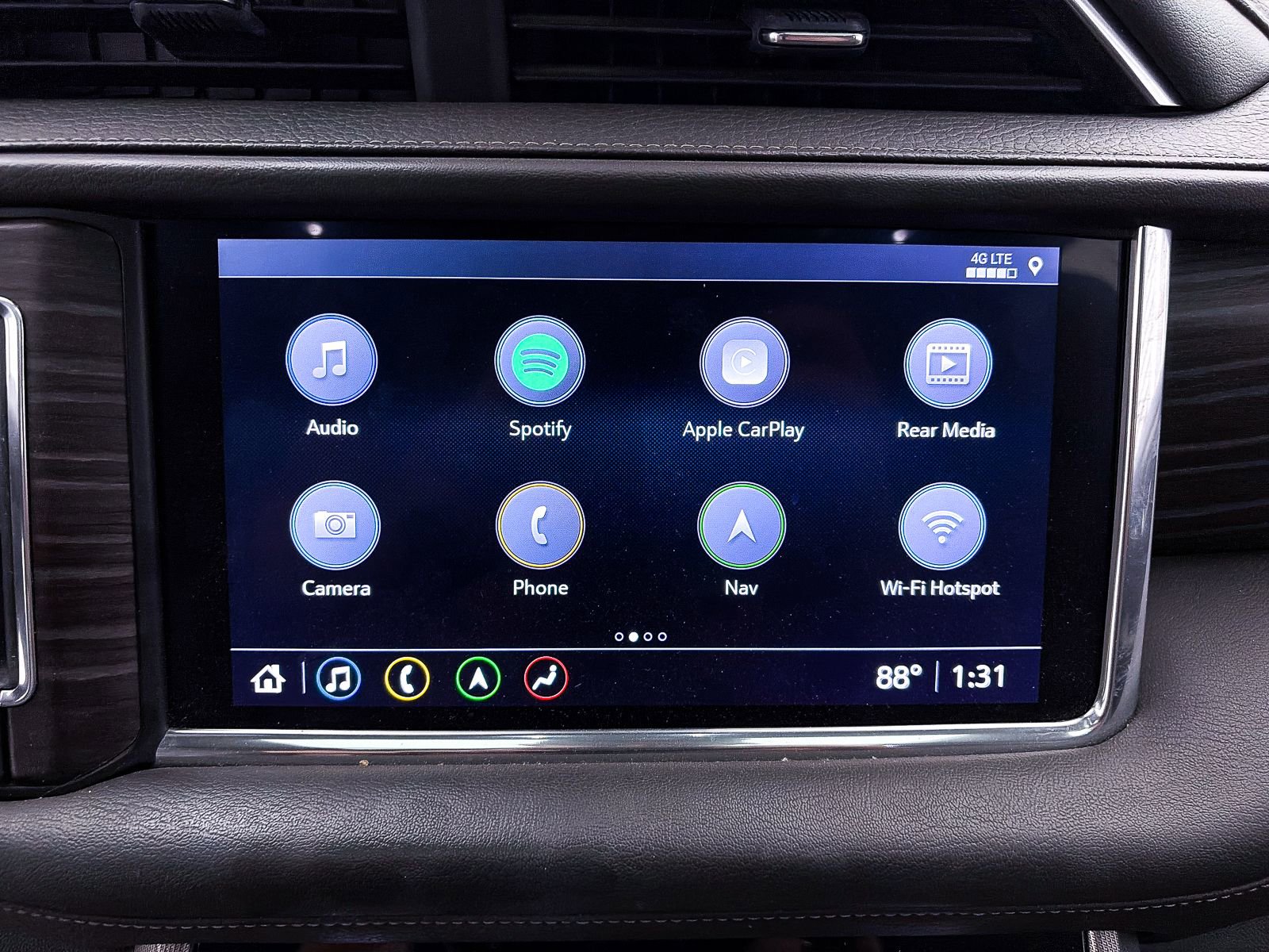 Used 2021 GMC Yukon XL Denali w/ Denali Premium Package image 25