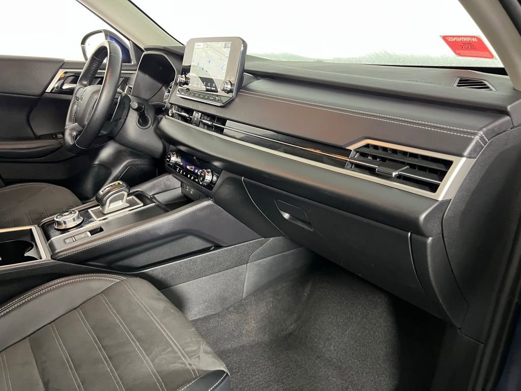 Used 2024 Mitsubishi Outlander SE image 35
