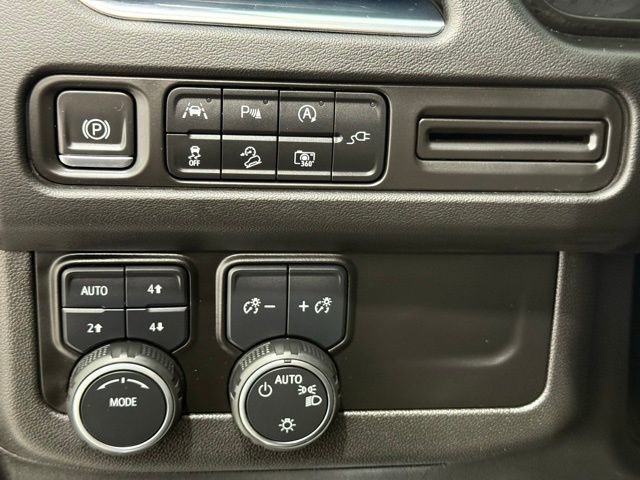 Used 2022 Chevrolet Tahoe Z71 w/ Luxury Package image 36