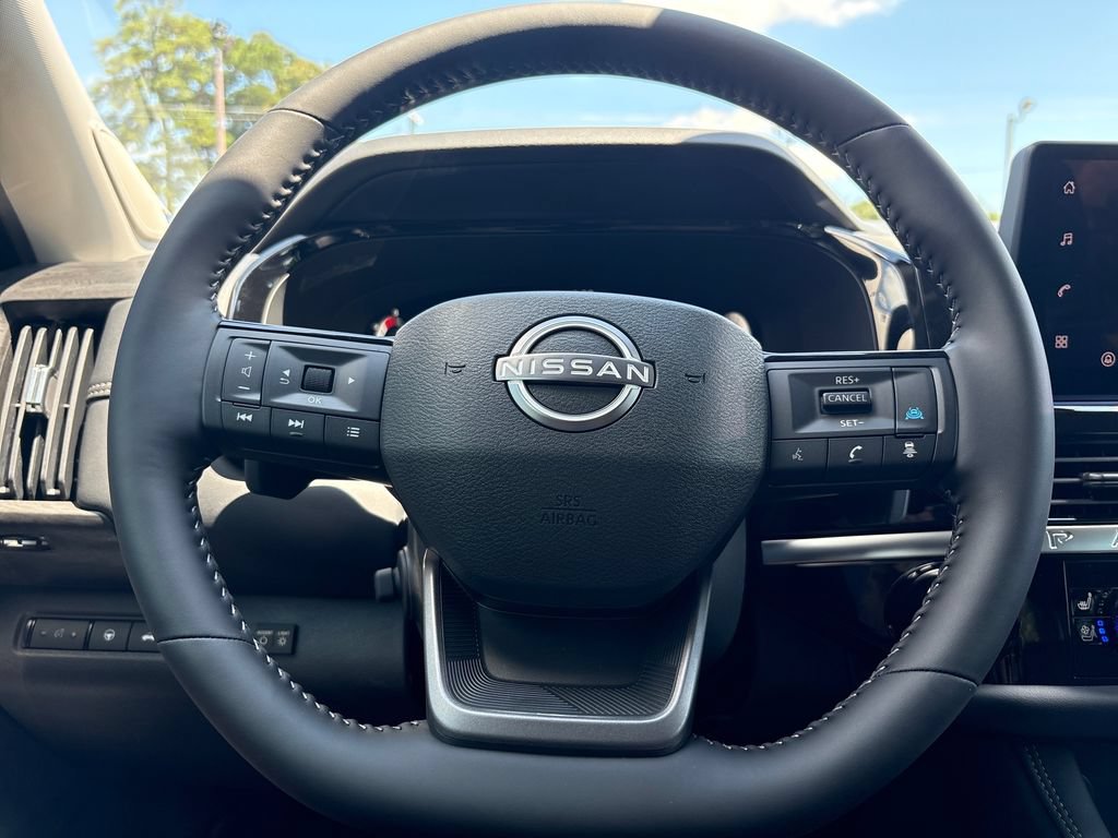 New 2026 Nissan Pathfinder Platinum w/ Accent Package FWD image 12