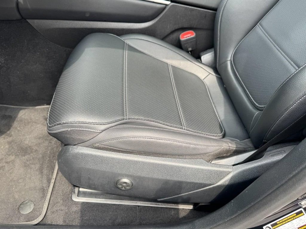 Used 2025 Mercedes-Benz GLC 300 4MATIC image 15