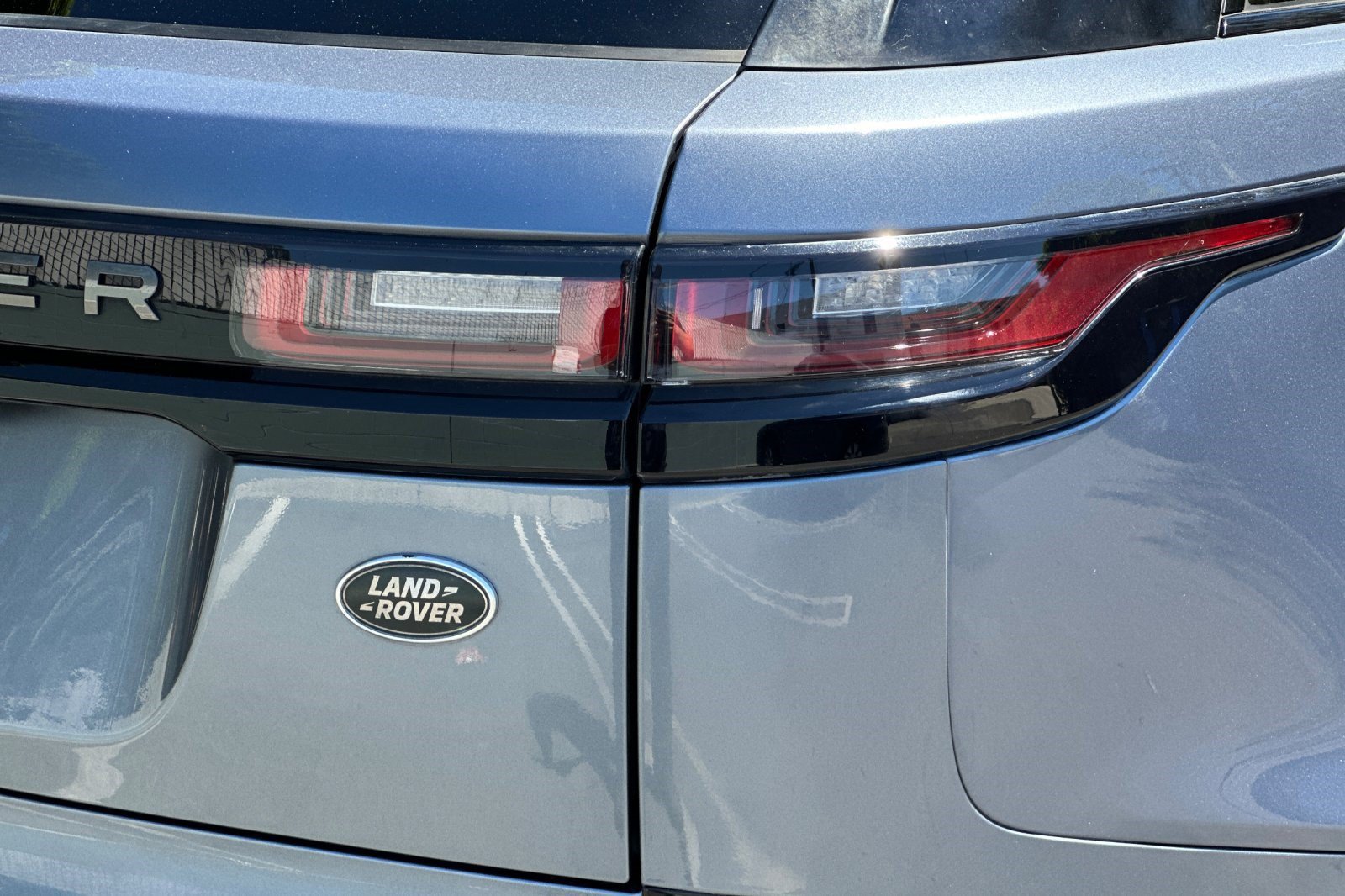 Used 2020 Land Rover Range Rover Velar R-Dynamic S AWD/4WD image 28