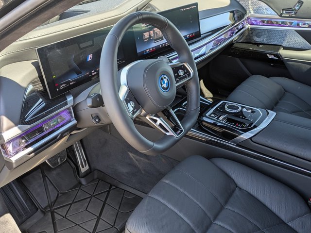 Used 2025 BMW 750e xDrive w/ Executive Package AWD/4WD image 10