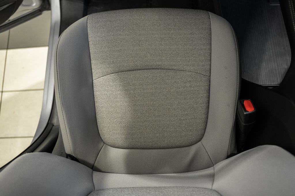 Used 2025 Toyota Sienna LE FWD image 29
