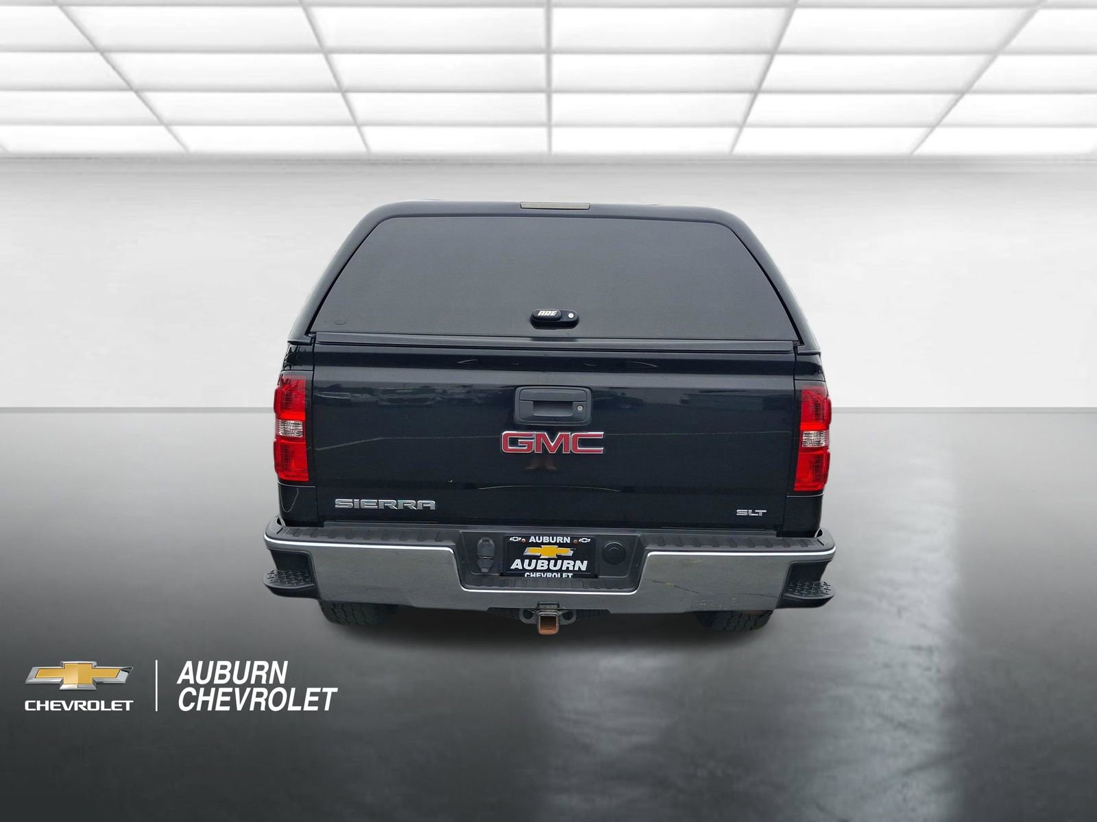 Certified 2015 GMC Sierra 1500 SLT w/ SLT Crew Cab Value Package AWD/4WD image 4
