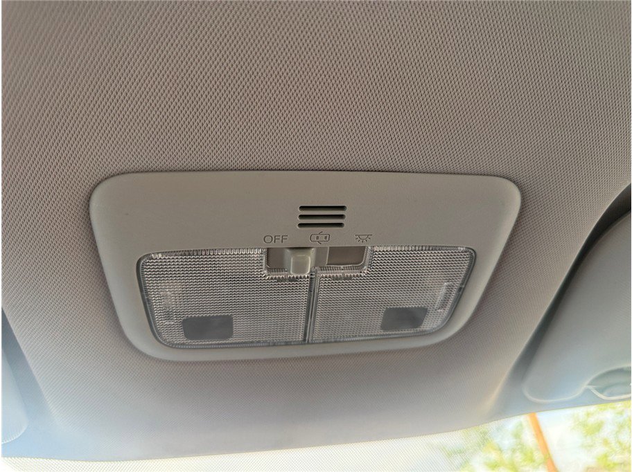 Used 2016 Toyota Corolla LE FWD image 25