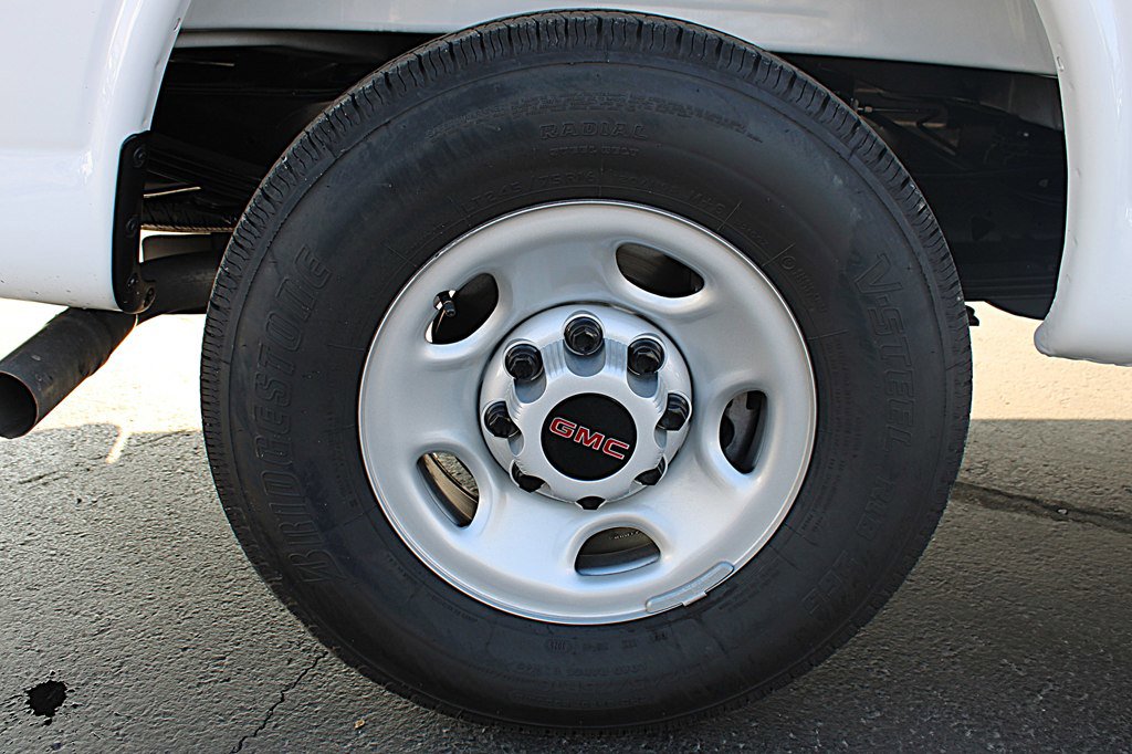 Used 2025 GMC Savana 2500 w/ Driver Convenience Package RWD image 28