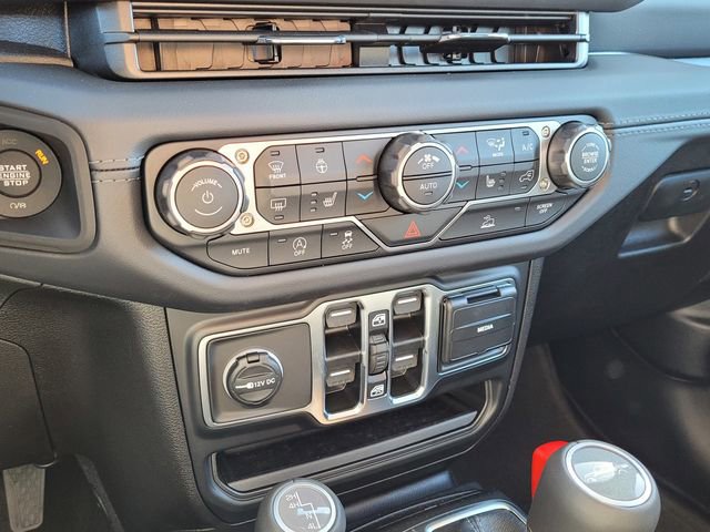 New 2025 Jeep Gladiator Sport image 11